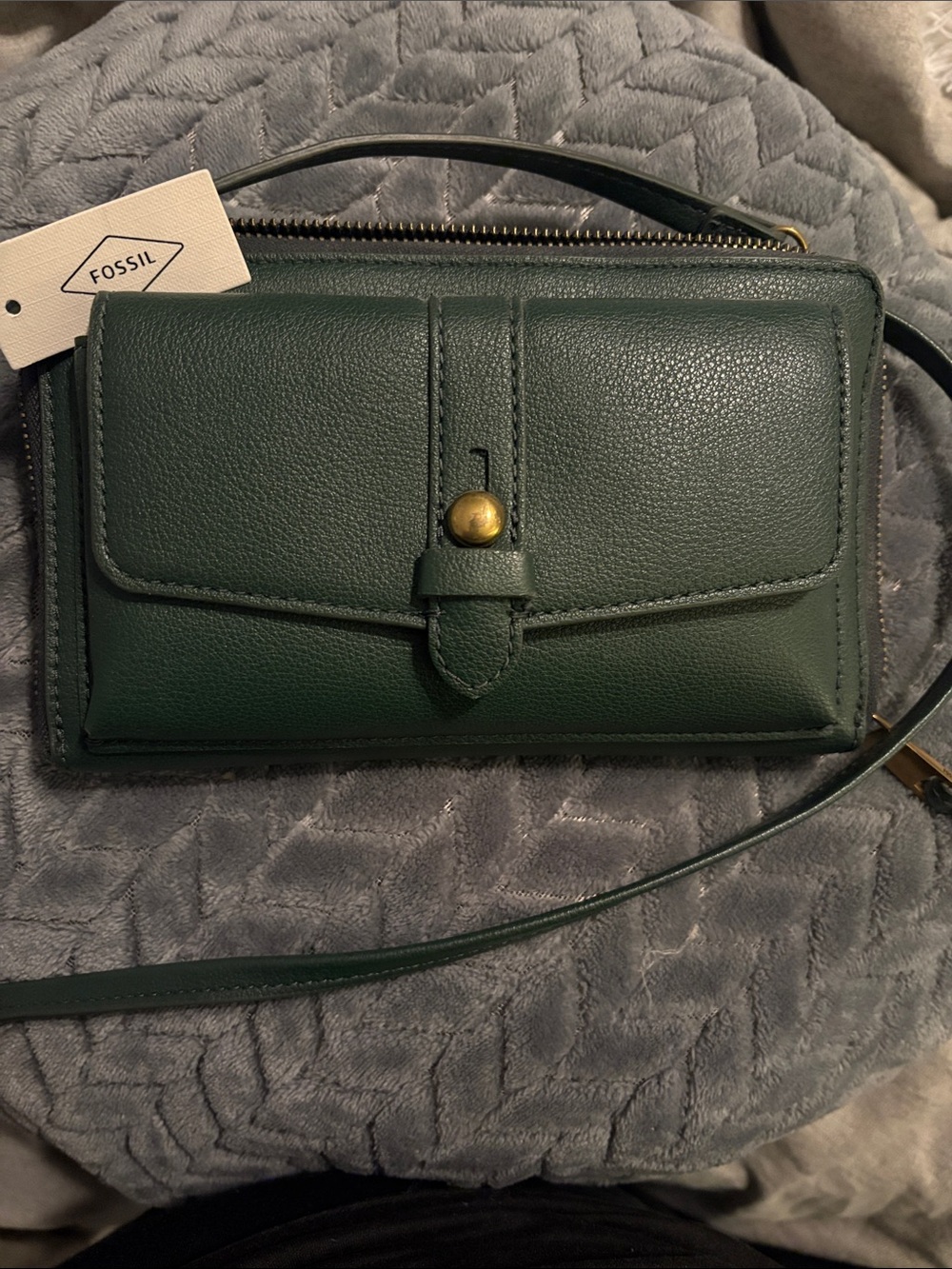 Fossil Dark Green Pebbled Leather Crossbody Wallet with Brass Accent